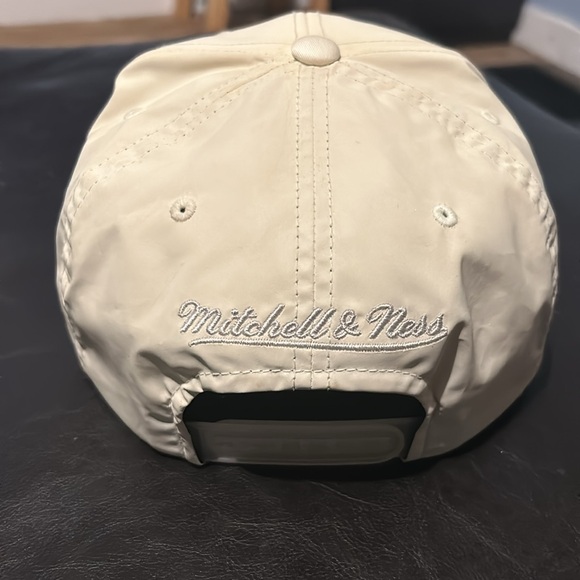 Mitchell & Ness Chicago Bulls Snap Back VERY RARE in this new condition - Picture 8 of 9